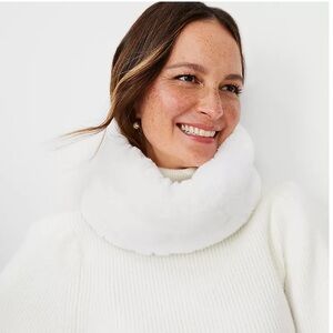 Club Monaco Womens Ashlee Faux Fur Snood White 
Size OS new with tags attached